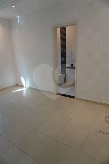 Casa para alugar com 4 quartos, sendo 2 suítes, no condomínio Mont Serrat, Salto - SP