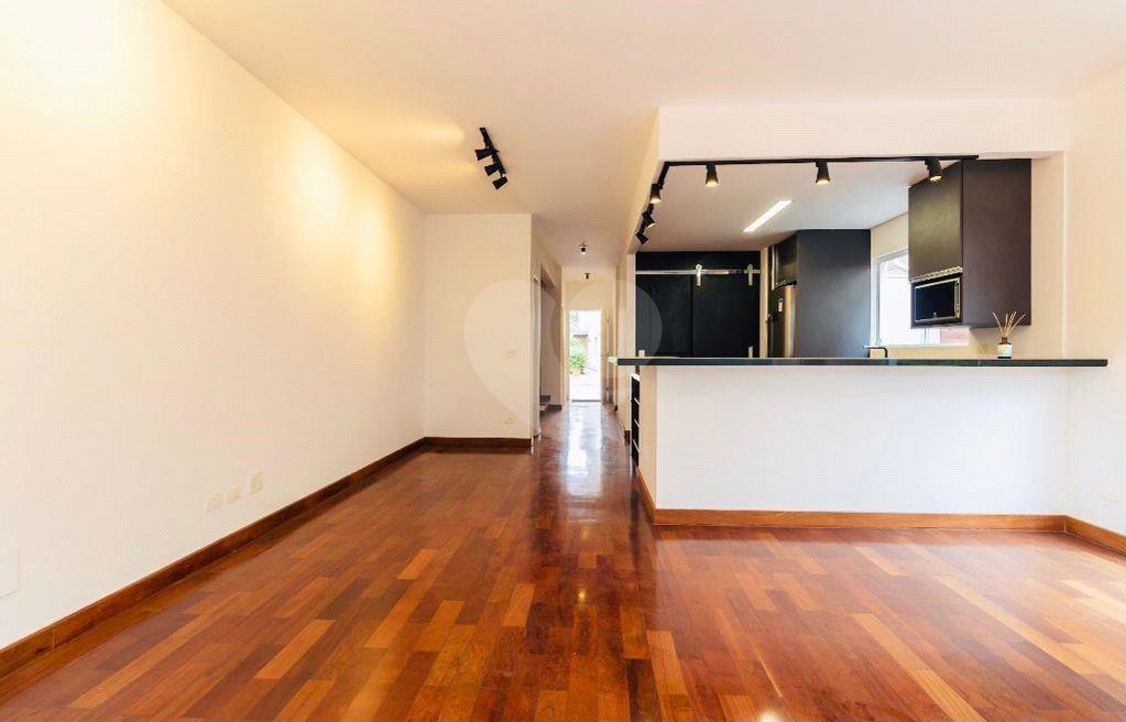 Casa à venda com 3 quartos, sendo 1 suíte,  no condomínio Reserva do Visconde, São Paulo - SP