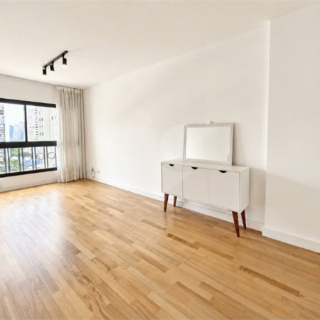ÓTIMO APARTAMENTO 76 m² ÚTEIS REFORMADO 1 VAGA DE GARAGEM