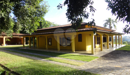 Chácara à venda com 4 suítes em Monte Alegre, Vinhedo, SP