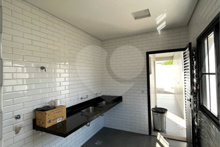 Casa à venda com 4 quartos, sendo 2 suítes,  no condomínio Florais Itália, Cuiabá - MT