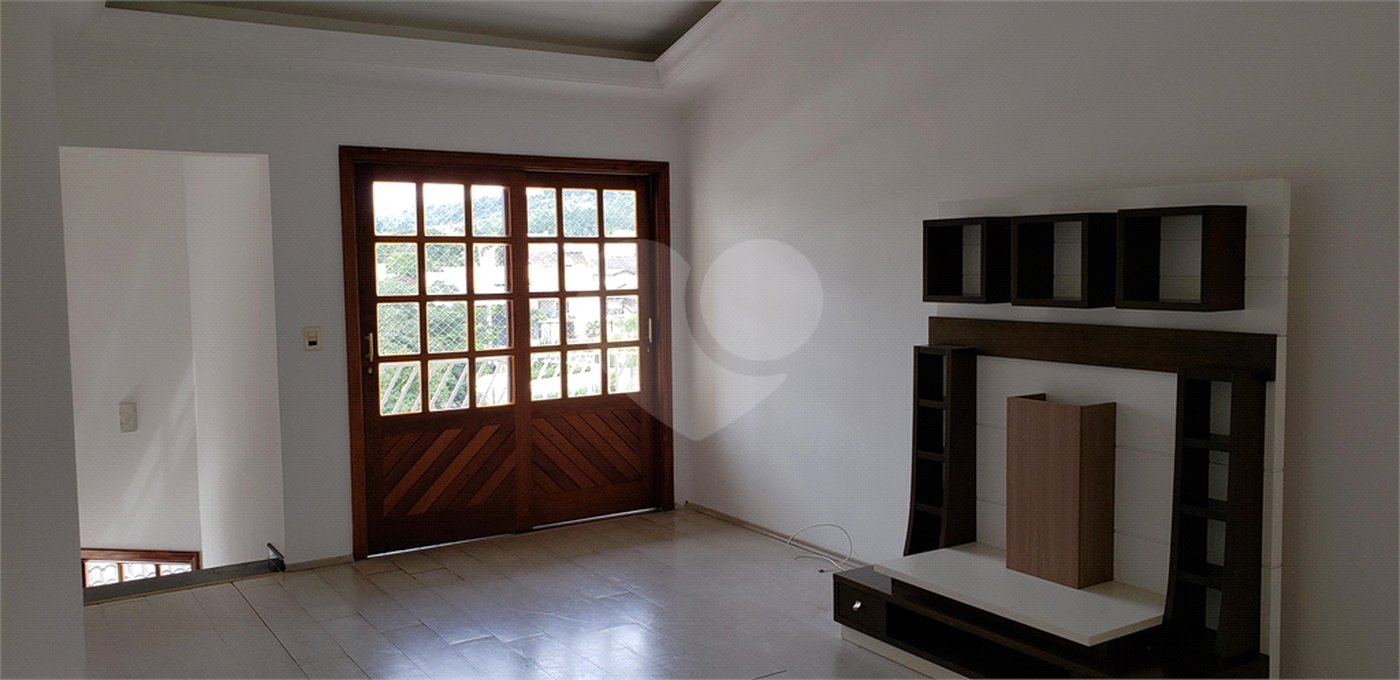 Casa à venda com 4 suítes no condomínio Real Park, Mogi das Cruzes - SP