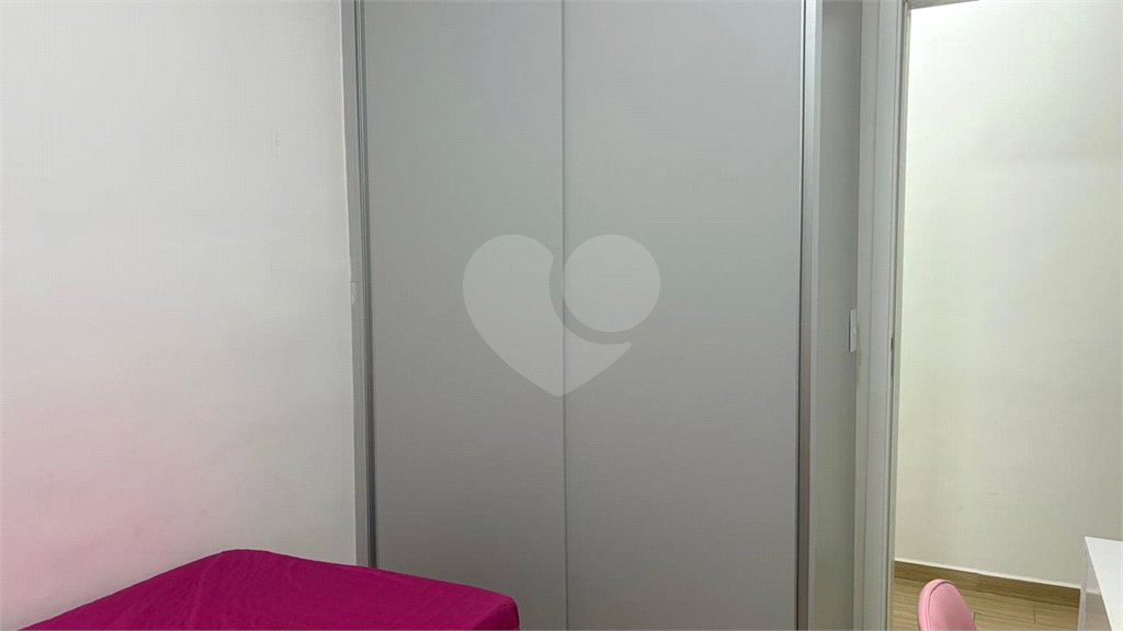 Casa à venda com 3 quartos, sendo 1 suíte, no condomínio Residencial Américo de Figueiredo, Sorocaba - SP