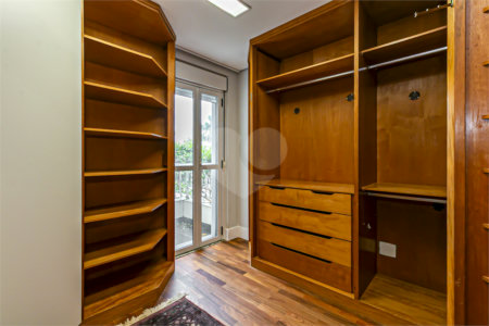 Casa à venda ou para alugar com 3 suítes no condomínio Palm Hill, São Paulo - SP