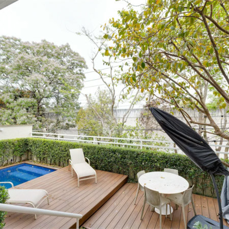 Casa à venda com 4 quartos, sendo 2 suítes, no condomínio Bristol Village, São Paulo - SP