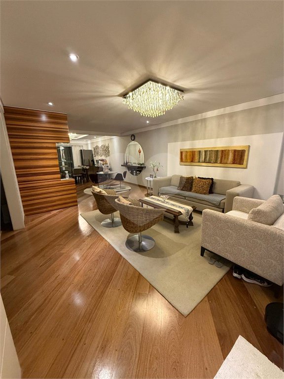 Casa à venda com 4 suítes no condomínio East Village, São Paulo - SP