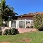Casa à venda com 4 quartos, sendo 3 suítes,  no condomínio Terras de Santa Teresa, Itupeva - SP