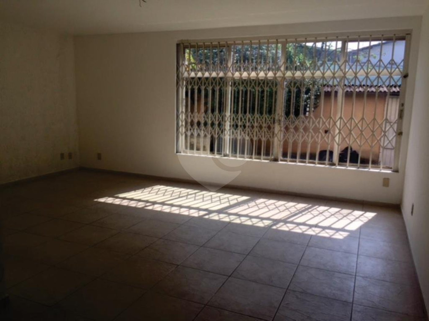 Sobrado à venda com 4 quartos, sendo 1 suíte, em Parque Edu Chaves, São Paulo, SP