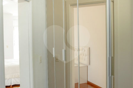 Sobrado à venda ou para alugar com 4 suítes em Jardim Imperial Hills Iii, Arujá, SP