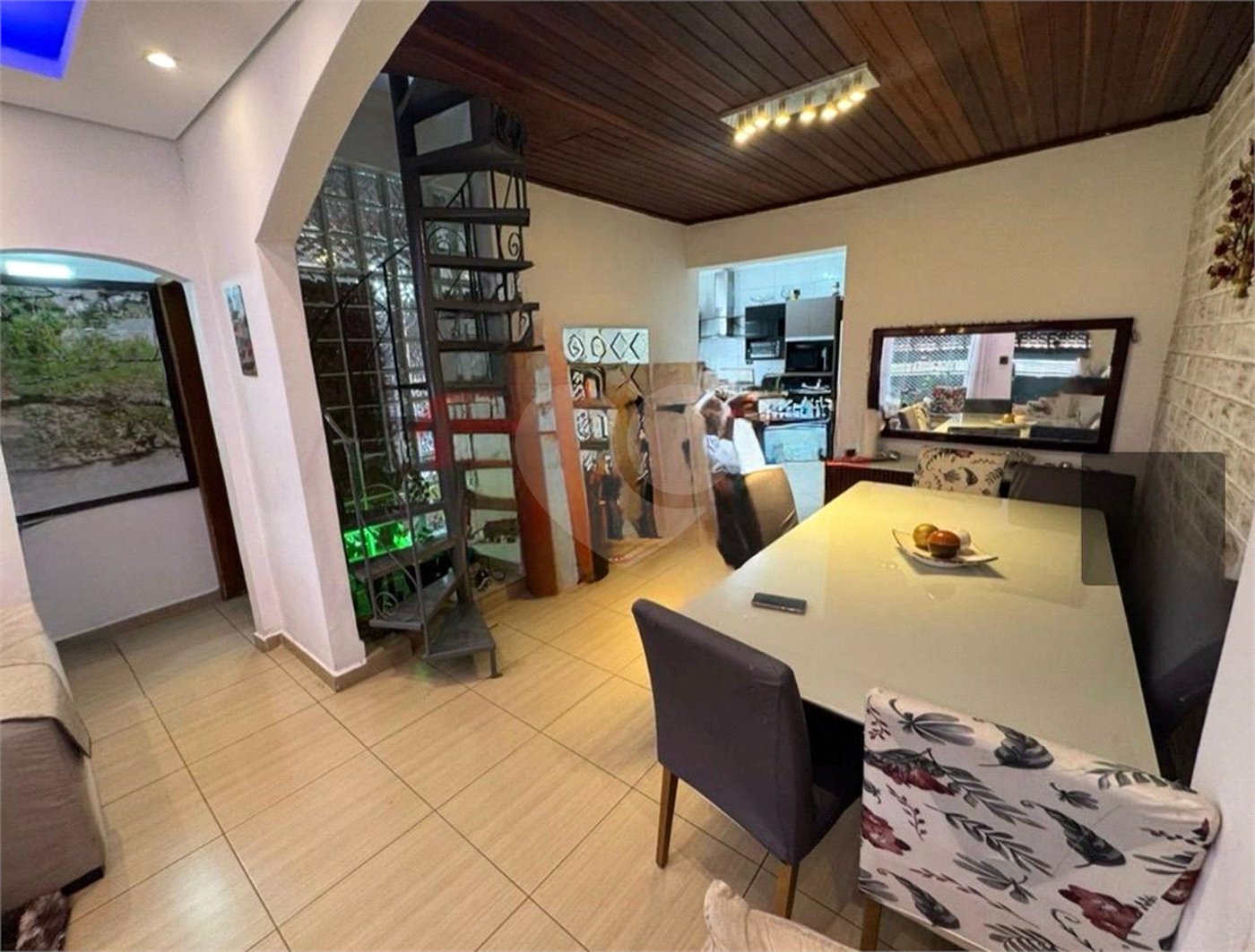 Sobrado à venda com 4 quartos, sendo 1 suíte, em Vila Gustavo, São Paulo, SP