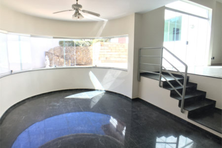 Casa à venda com 4 suítes no condomínio Estância Marambaia, Vinhedo - SP