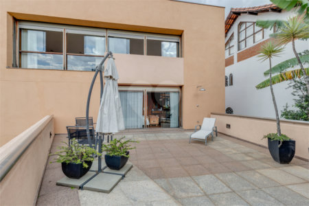 Casa à venda com 5 quartos, sendo 4 suítes, em Alto da Boa Vista, São Paulo, SP