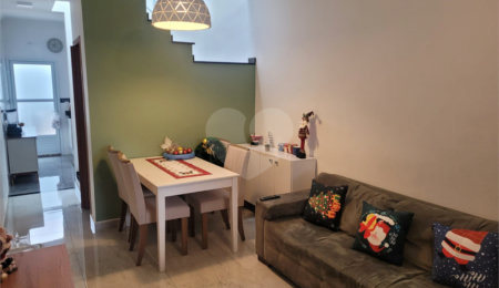 Sobrado à venda com 3 quartos, sendo 1 suíte,  em Vila Marari, São Paulo, SP