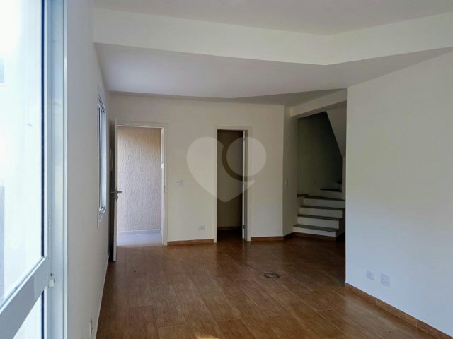 Sobrado à venda com 3 quartos, sendo 1 suíte,  em Jardim Prudência, São Paulo, SP