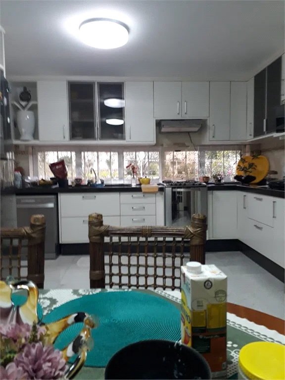 Casa à venda ou para alugar com 5 suítes em Jardim Leonor, São Paulo, SP