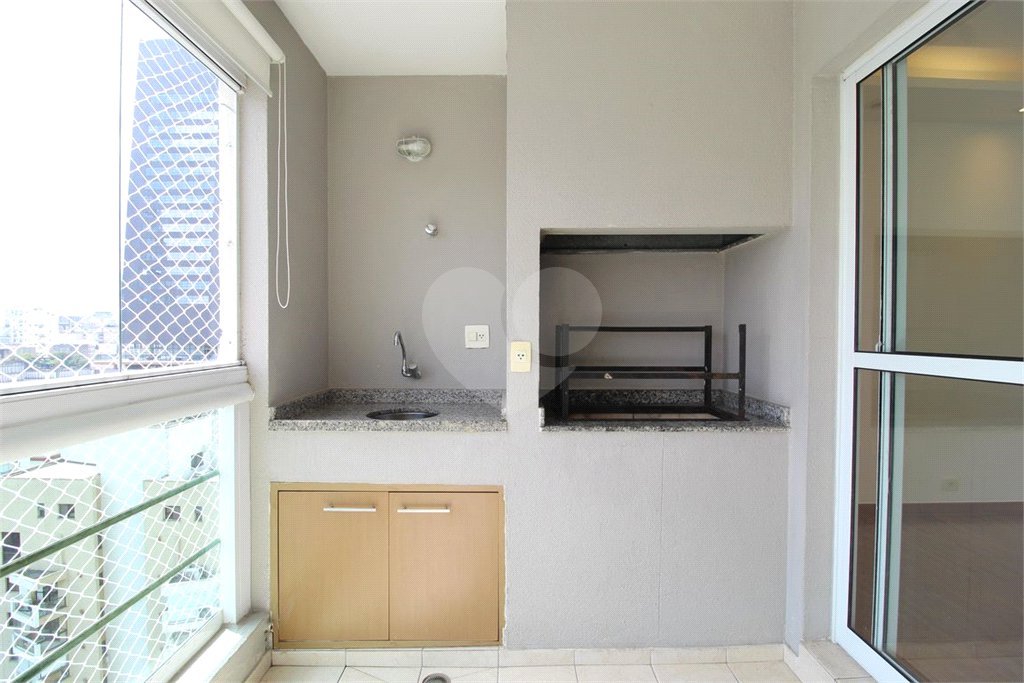 Apartamento à venda com 3 quartos, sendo 1 suíte,  em Vila Olímpia, São Paulo, SP