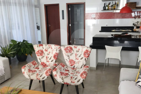 Casa à venda com 4 quartos, sendo 3 suítes, no condomínio Estância Marambaia, Vinhedo - SP