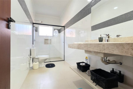 Casa à venda com 3 suítes no condomínio Haras Paineiras, Salto - SP