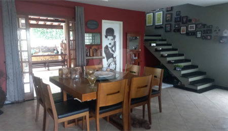 Casa à venda com 3 quartos, sendo 2 suítes,  em Jardim Imperial Hills III, Arujá, SP