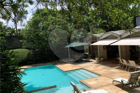Casa à venda com 5 quartos, sendo 3 suítes, em Morumbi, São Paulo, SP