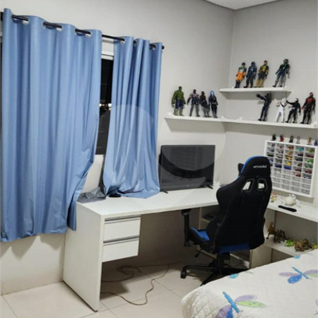 Sobrado à venda com 4 quartos, sendo 1 suíte, em Morada do Ouro, Cuiabá, MT