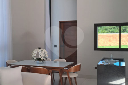 Casa à venda com 3 quartos, sendo 1 suíte, em Village Moutonnée, Salto, SP