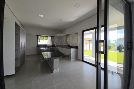 Casa à venda com 3 suítes no condomínio Village Ipanema I, Araçoiaba da Serra - SP