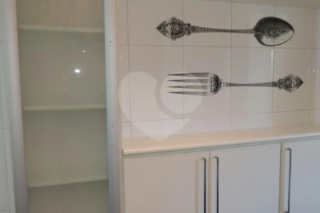 Apartamento à venda com 3 suítes em Jardim Marajoara, São Paulo, SP