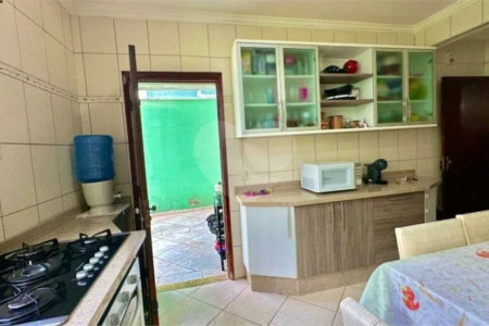 Casa à venda com 3 quartos, sendo 1 suíte, no condomínio San Siro, Jundiaí - SP