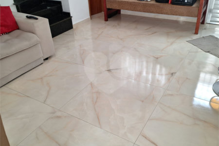 Casa à venda com 2 quartos no condomínio Residencial Cristal Lll, Mogi das Cruzes - SP