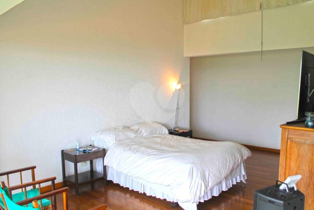 Casa à venda com 3 quartos, sendo 1 suíte, em Guarapiranga, São Paulo, SP
