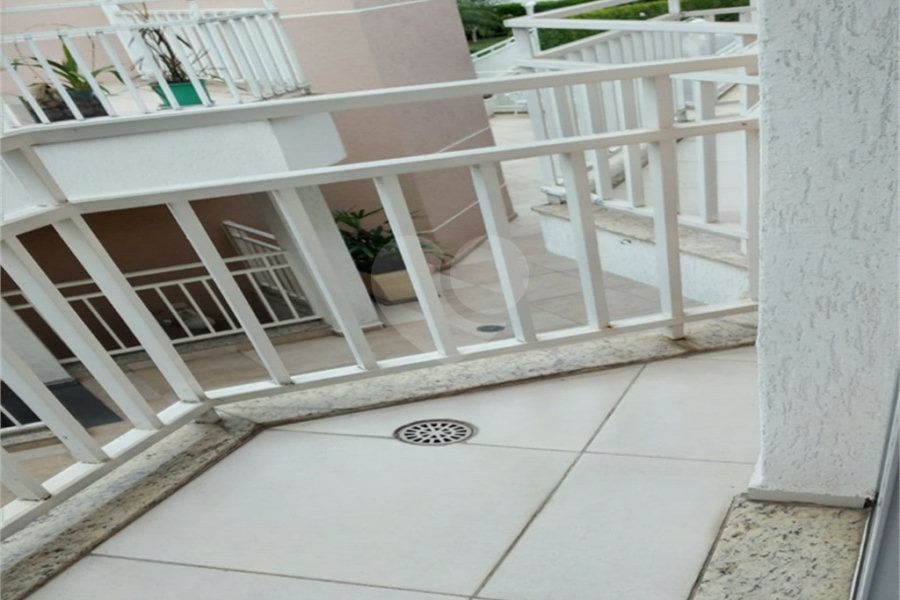 Casa à venda com 3 quartos, sendo 2 suítes, no condomínio Villa's Residencial, São Paulo - SP