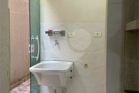 Casa em condomínio à venda com 2 quartos, sendo 1 suíte,  em Conjunto Bom Pastor, Mogi das Cruzes, SP