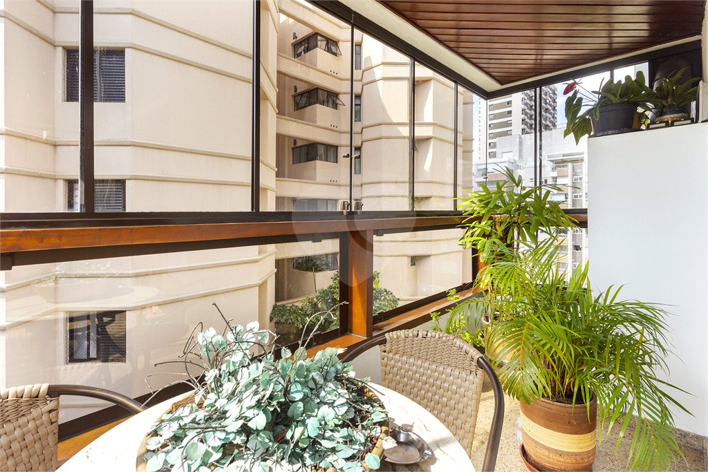 Apartamento à venda com 4 quartos, sendo 3 suítes, em Jardim Prudência, São Paulo, SP