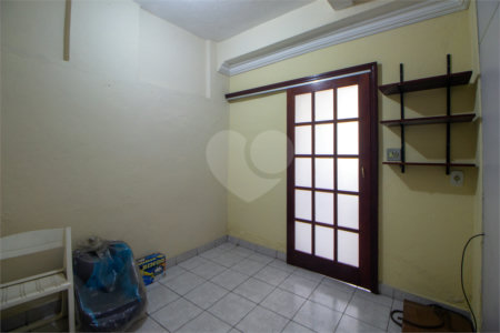 Casa à venda com 3 quartos, sendo 1 suíte, em Chácara Inglesa, São Paulo, SP