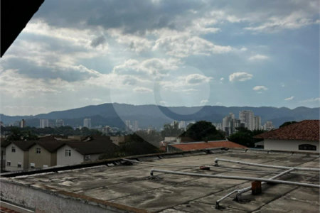Sobrado à venda com 6 quartos, sendo 4 suítes,  em Vila Oliveira, Mogi das Cruzes, SP