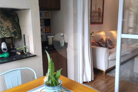 Apartamento à venda com 2 quartos, sendo 1 suíte, em Vila Pompéia, São Paulo, SP