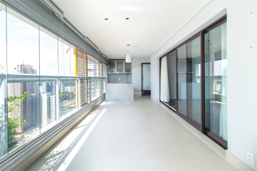 Apartamento à venda com 3 suítes em Brooklin, São Paulo, SP