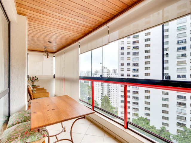 Apartamento à venda com 4 quartos, sendo 2 suítes,  em Morumbi, São Paulo, SP