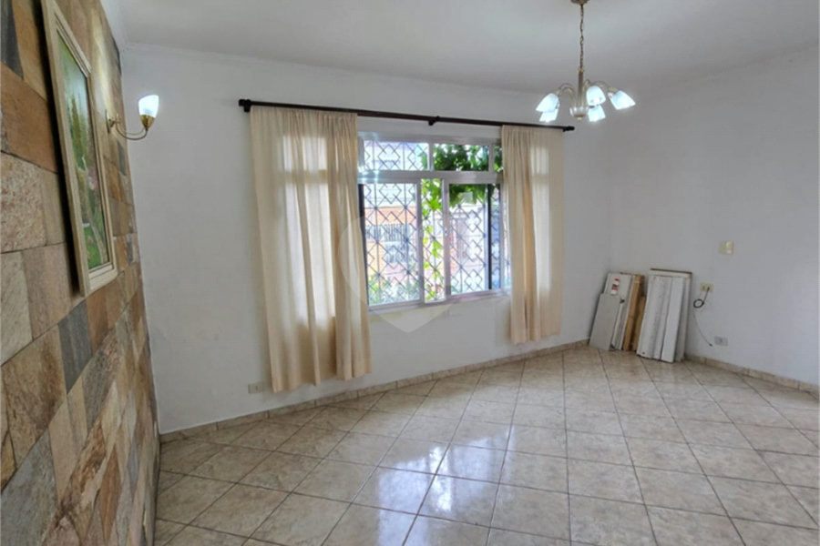 Casa à venda com 3 quartos, sendo 1 suíte, em Vila Pereira Cerca, São Paulo, SP