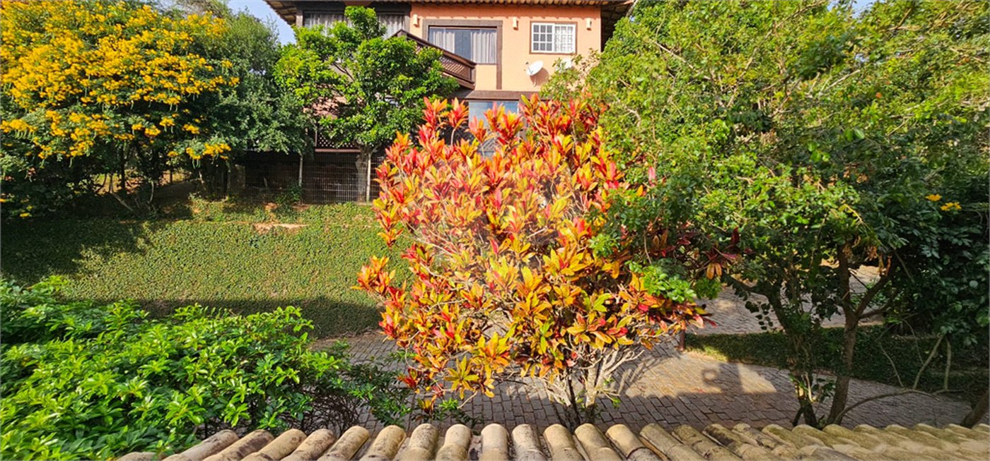 Casa à venda com 4 quartos, sendo 3 suítes, em João Fernandes, Armação dos Búzios, RJ