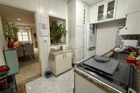Casa à venda com 2 suítes no condomínio Village Palmas, São Paulo - SP