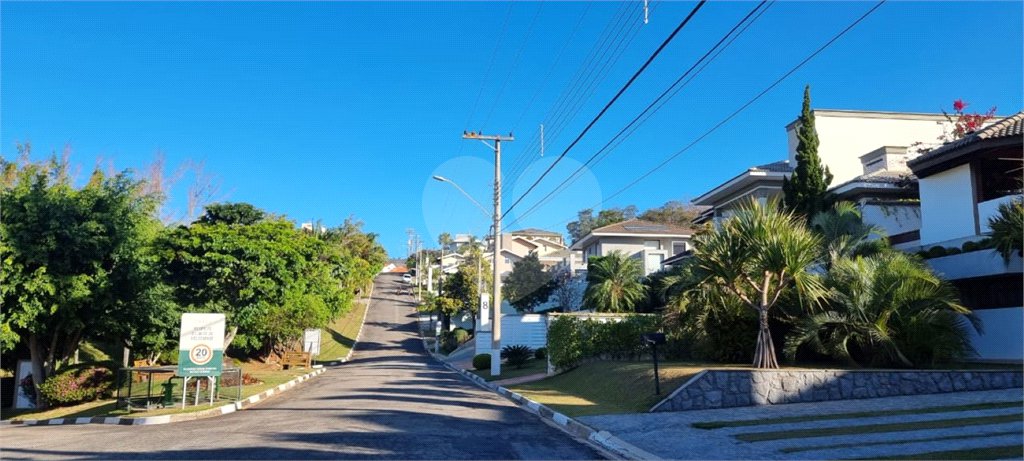 Casa à venda com 4 suítes no condomínio Osato, Atibaia - SP
