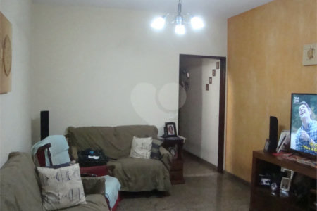 Sobrado à venda com 3 suítes em Vila Vitório Mazzei, São Paulo, SP
