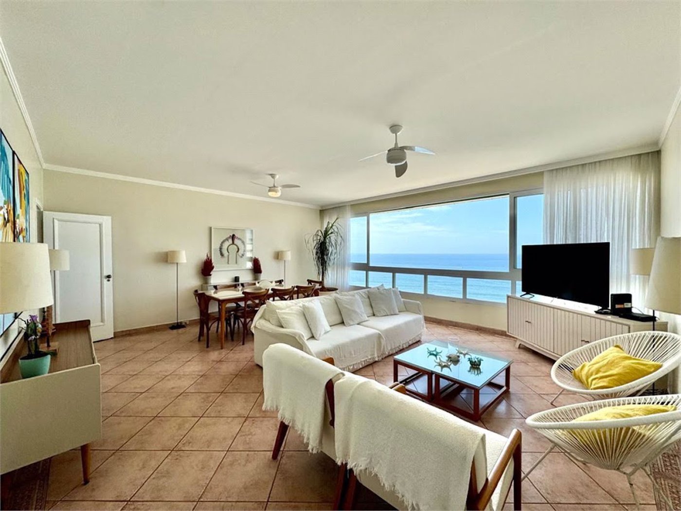 Apartamento Residencial à venda, Pitangueiras, Guarujá - AP0768.