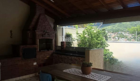 Casa térrea com vista para a Pedra Grande em Atibaia