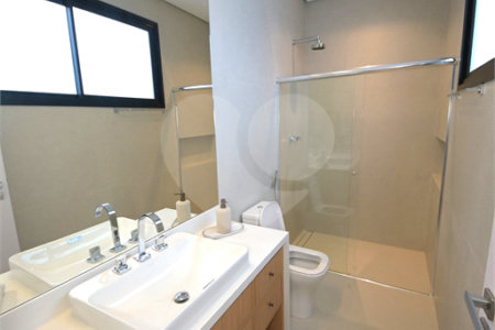 Casa à venda com 4 suítes no condomínio Villa dos Pinheiros, Indaiatuba - SP