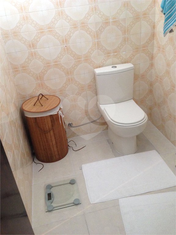 Sobrado à venda com 4 quartos, sendo 1 suíte, em Jardim Celeste, São Paulo, SP