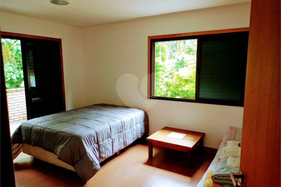 Casa à venda ou para alugar com 5 quartos, sendo 4 suítes, no condomínio Associação Reserva das Hortênsias, Mairiporã - SP