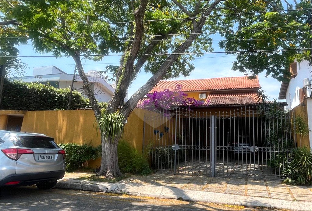Casa à venda com 4 quartos, sendo 2 suítes, em Lar São Paulo, São Paulo, SP